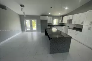 8050 Salem Cir, Labelle, FL 33935 - Photo 12