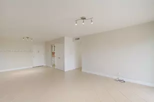 401 Golden Isles Dr, Hallandale Beach, FL 33009 - Photo 10