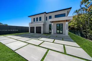 8620 SW 112th St, Miami, FL 33156 - Photo 1