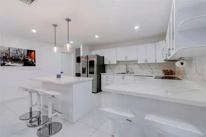 1025 NW 128th Ct, Miami, FL 33182 - Photo 18