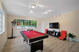 951 NW 148th St, Miami, FL 33168 - Photo 14
