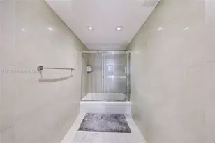 2333 Brickell Ave, Miami, FL 33129 - Photo 20