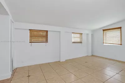 2681 NW 63rd Ave, Margate, FL 33063 - Photo 8