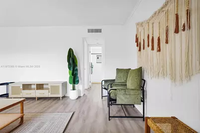 13210 Memorial Hwy #211, North Miami, FL 33161 - Photo 38