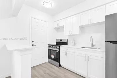 13210 Memorial Hwy #211, North Miami, FL 33161 - Photo 46