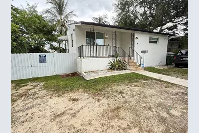 707 SW 8th Ave, Hallandale Beach, FL 33009 - Photo 2
