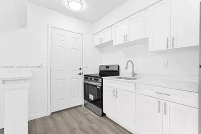 13210 Memorial Hwy #203, North Miami, FL 33161 - Photo 12