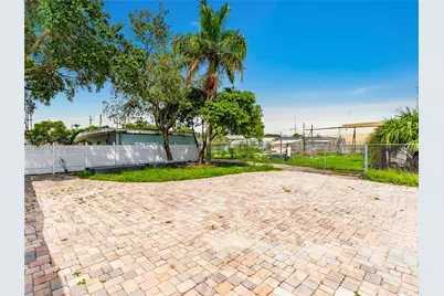 215 SW 17th St, Fort Lauderdale, FL 33315 - Photo 16