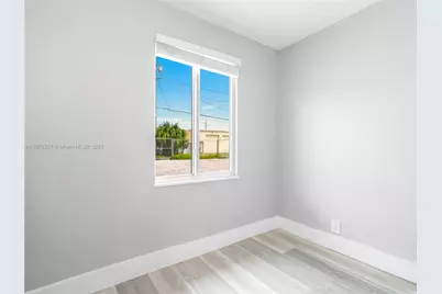 215 SW 17th St, Fort Lauderdale, FL 33315 - Photo 10