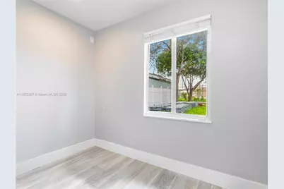 215 SW 17th St, Fort Lauderdale, FL 33315 - Photo 8