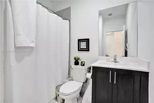 136 SW 185th Way, Pembroke Pines, FL 33029 - Photo 32