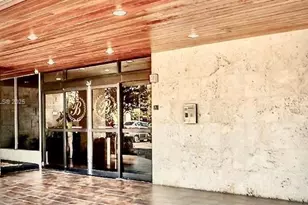 3375 N Country Club Dr, Aventura, FL 33180 - Photo 24