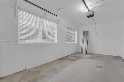 613 NE 159th St, Miami, FL 33162 - Photo 24