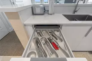 4401 Collins Ave, Miami Beach, FL 33140 - Photo 18