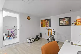 949 SW 113th Terrace, Pembroke Pines, FL 33025 - Photo 24