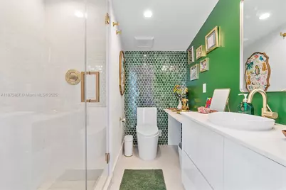 11377 W Biscayne Canal Rd, Miami, FL 33161 - Photo 46