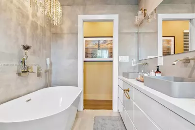 11377 W Biscayne Canal Rd, Miami, FL 33161 - Photo 36