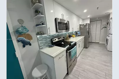 3200 Collins Ave #11-3, Miami Beach, FL 33140 - Photo 12