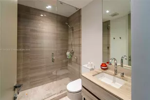 18975 Collins Ave, Sunny Isles Beach, FL 33160 - Photo 36