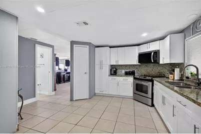 21831 S Heritage Cir, Pembroke Pines, FL 33029 - Photo 10