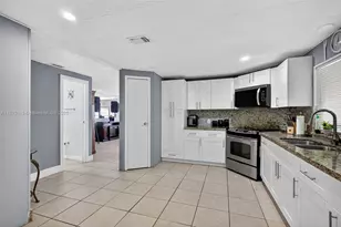 21831 S Heritage Cir, Pembroke Pines, FL 33029 - Photo 10