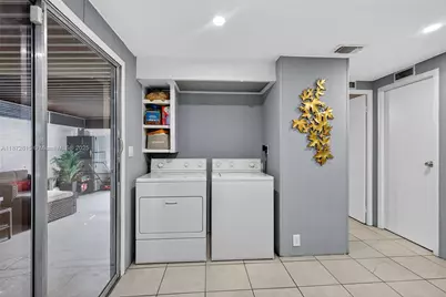 21831 S Heritage Cir, Pembroke Pines, FL 33029 - Photo 12