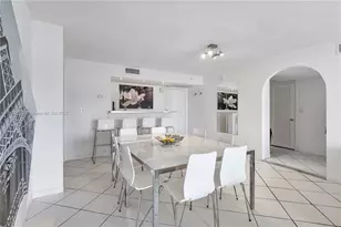 6039 Collins Ave, Miami Beach, FL 33140 - Photo 6