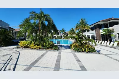 8118 NW 42nd St, Doral, FL 33166 - Photo 46