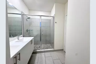 8118 NW 42nd St, Doral, FL 33166 - Photo 24