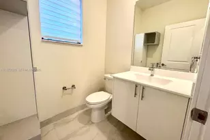 8118 NW 42nd St, Doral, FL 33166 - Photo 40