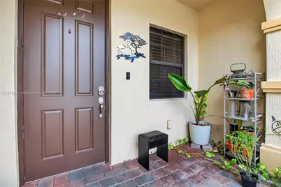 348 NE 37th Ter, Homestead, FL 33033 - Photo 4