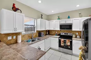 348 NE 37th Terrace, Homestead, FL 33033 - Photo 12