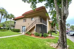 437 Lakeview Dr, Weston, FL 33326 - Photo 1
