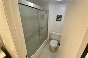 437 Lakeview Dr, Weston, FL 33326 - Photo 12