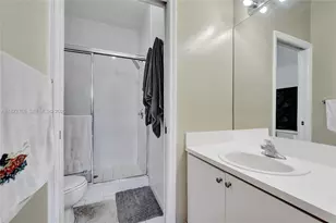 603 SW 107th Ave, Pembroke Pines, FL 33025 - Photo 20