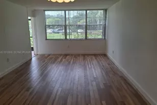 1000 St Charles Pl, Pembroke Pines, FL 33026 - Photo 10