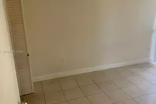 7075 NW 186th St, Hialeah, FL 33015 - Photo 14