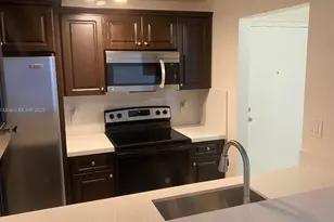 7075 NW 186th St, Hialeah, FL 33015 - Photo 4