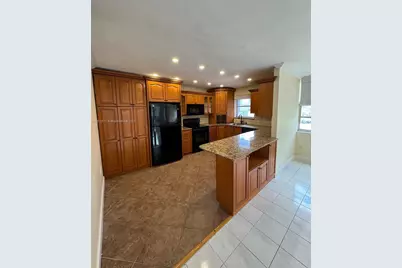 2780 NE 183rd St #301, Aventura, FL 33160 - Photo 4