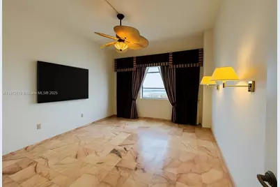 18071 Biscayne Blvd #PH04 & PH03, Aventura, FL 33160 - Photo 10