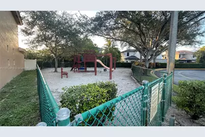 6952 SW 148th Ln, Davie, FL 33331 - Photo 26