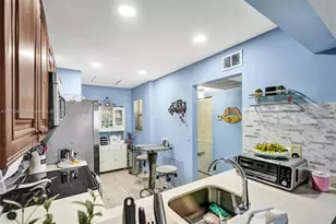 871 NE 207th Ln, Miami, FL 33179 - Photo 20