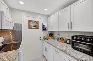 2261 NE 67th St, Fort Lauderdale, FL 33308 - Photo 10