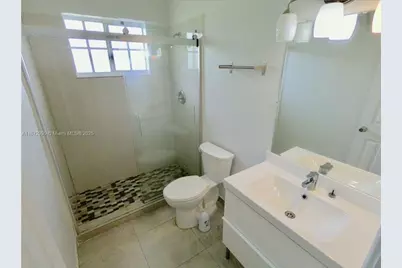 21140 NE 26th Ave, Miami, FL 33180 - Photo 14