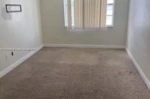 492 NW 165th St Rd, Miami, FL 33169 - Photo 4