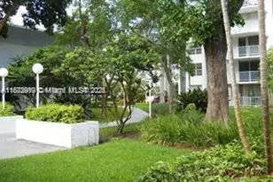 492 NW 165th St Rd, Miami, FL 33169 - Photo 12