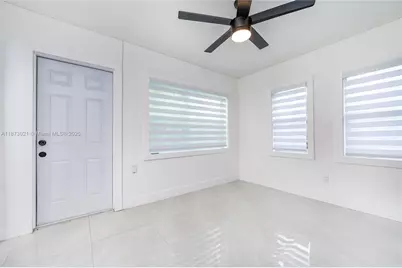 1946 NW 49th St, Miami, FL 33142 - Photo 26