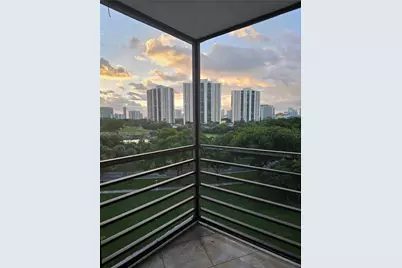 20400 W Country Club Dr #711, Aventura, FL 33180 - Photo 4