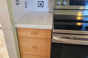 20400 W Country Club Dr, Aventura, FL 33180 - Photo 16