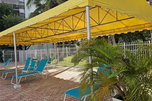 20400 W Country Club Dr, Aventura, FL 33180 - Photo 2